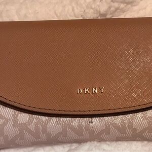 DKNY Tan and White Women's Wallet